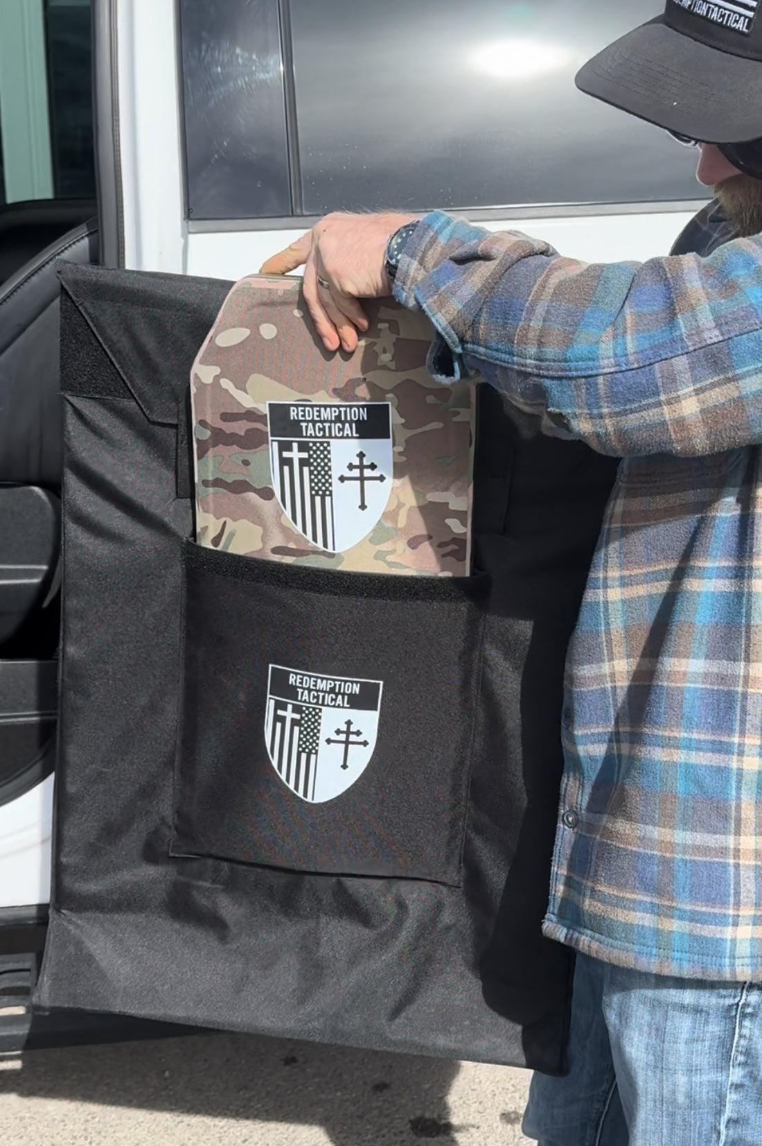 Vehicle Ballistic Shield (VBS)with 20”x28” Level IIIA plate included