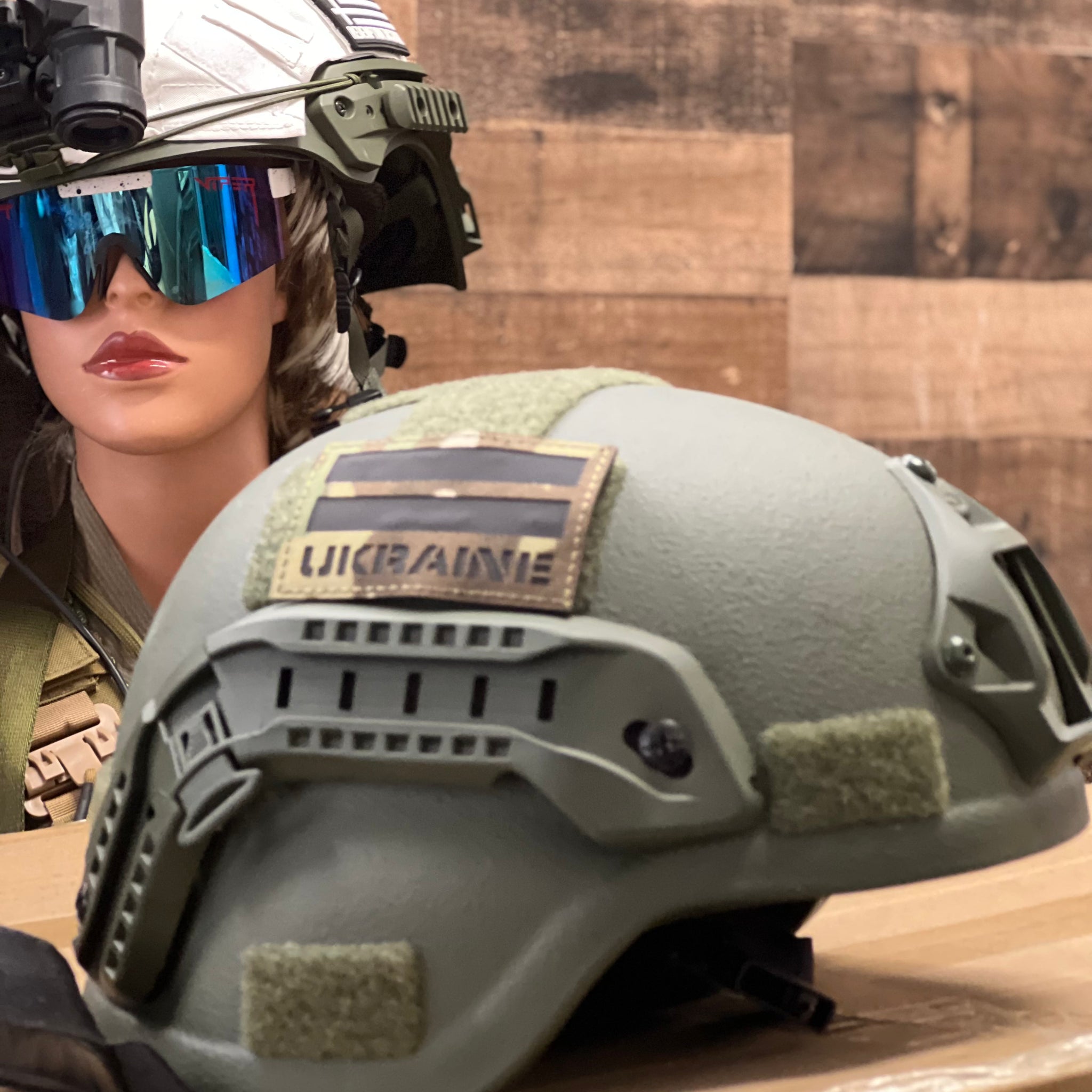 RT2 Ballistic MICH Helmet: Tested to LEVEL IIIA (Included Arc Rails, Padding, Straps)